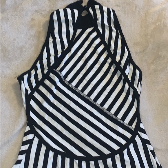 COPY - Women’s CASHE’ striped blouse! - Picture 3 of 6
